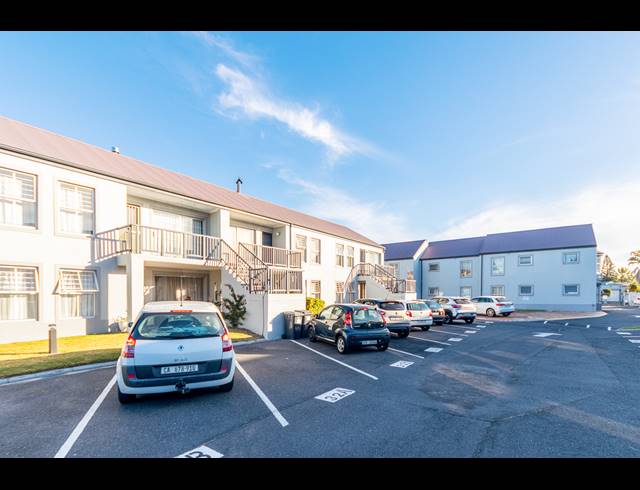 2 BEDROOM APARTMENT SOLD IN BLOUBERG SANDS